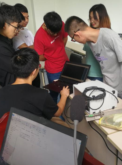 我司完成成都理工大學(xué)泥石流表面流速儀和泥石流水位測量儀的驗收